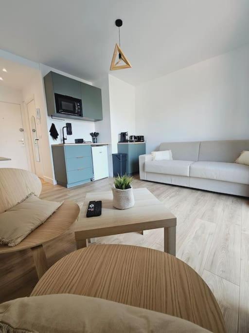 Studio Saint-Laurent-Du-Var Bord De Mer Exterior photo